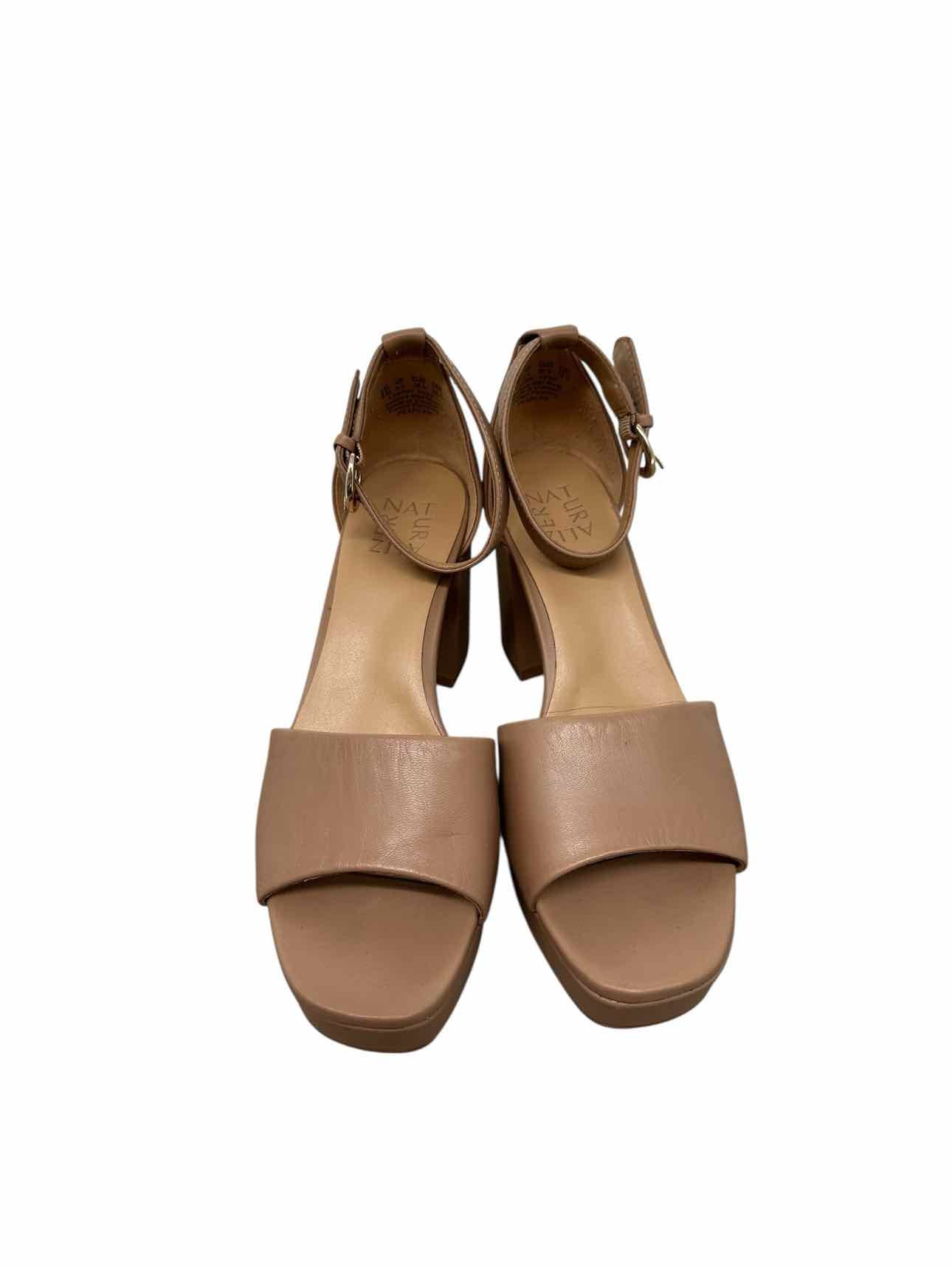 Naturalizers Pearlyn Platform Block Heel Beige Dress Sandal Shoe Size 8