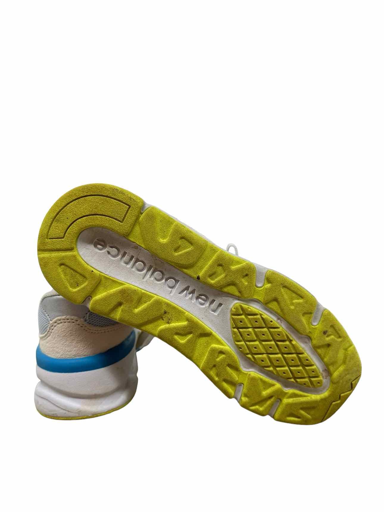 New Balance White Shoe Size 8 Sneakers