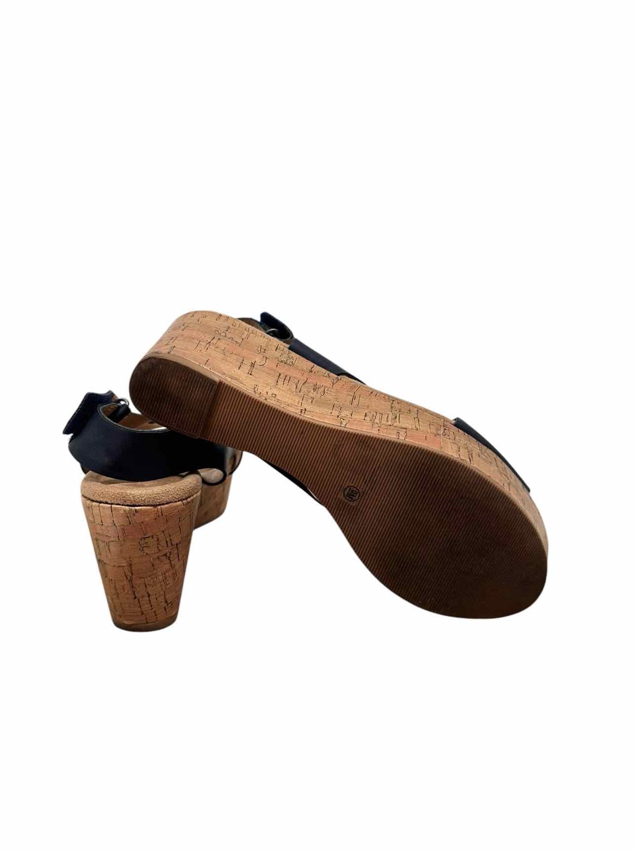 CL By Laundry Navy Shoe Size 9 Sandals