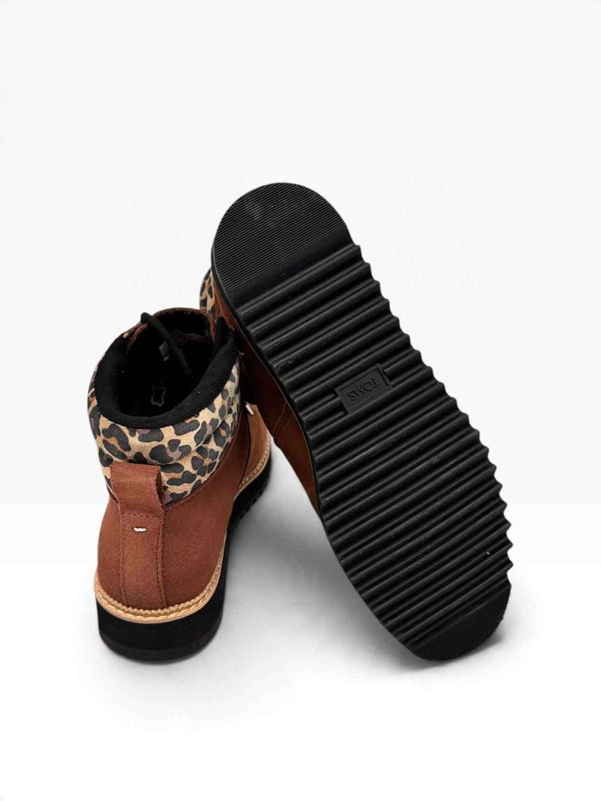 Toms Chesnut Mojave Boots Shoe Size 6.5 **NEW**