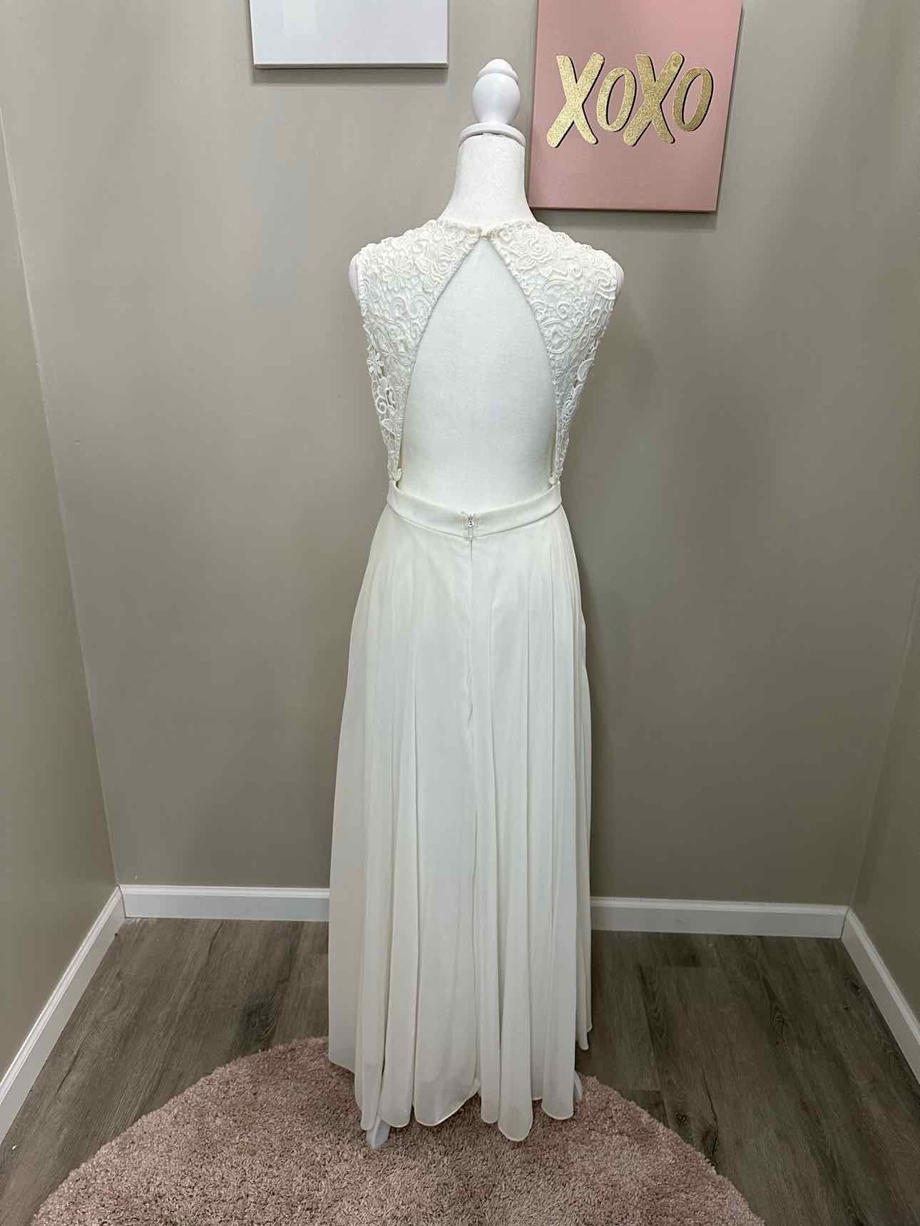 Lulus White Lace Full-Length Gown SZ M