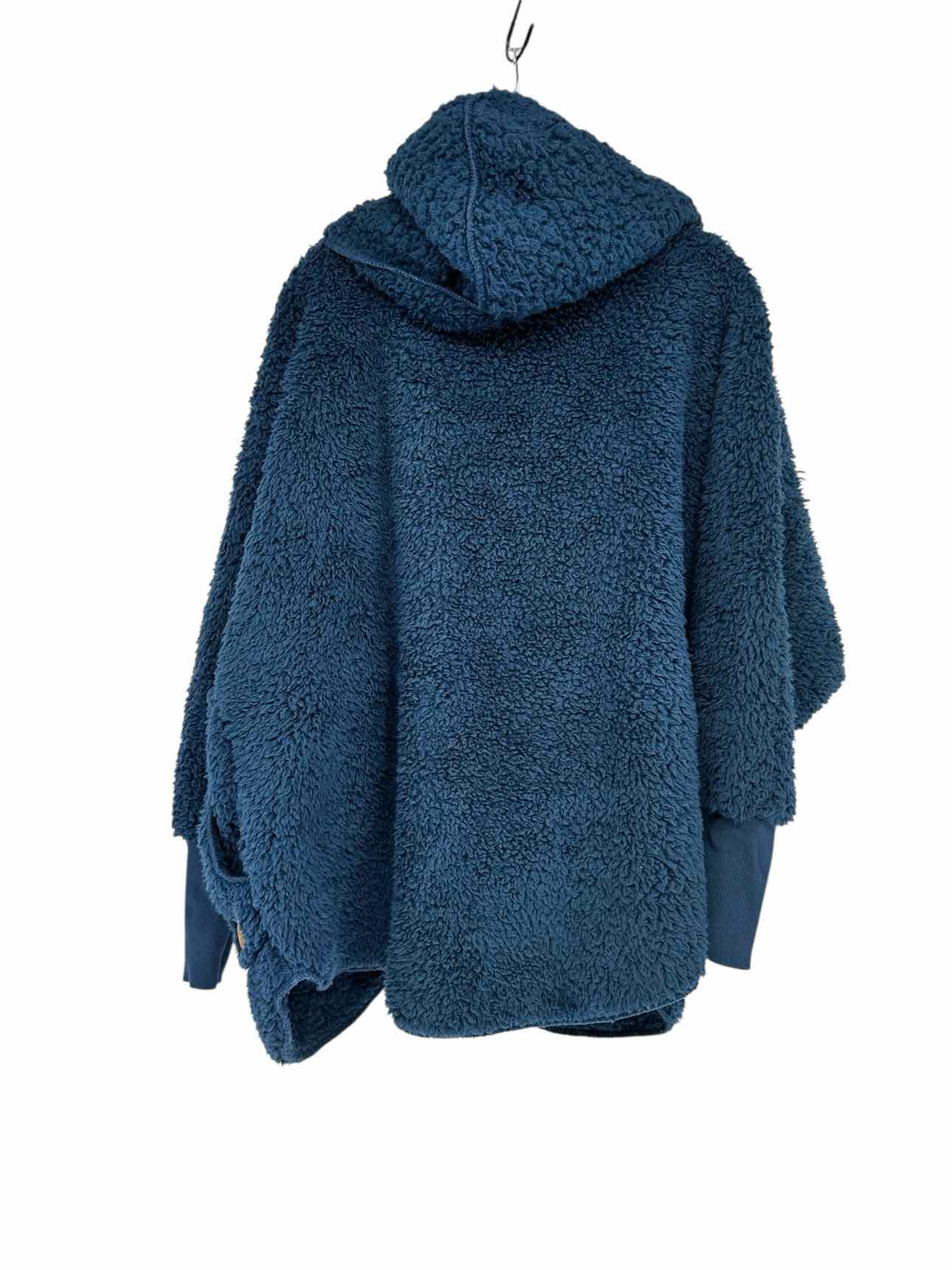 Nordic Beach Blue Body Wrap Size One Size Fleece **NEW**
