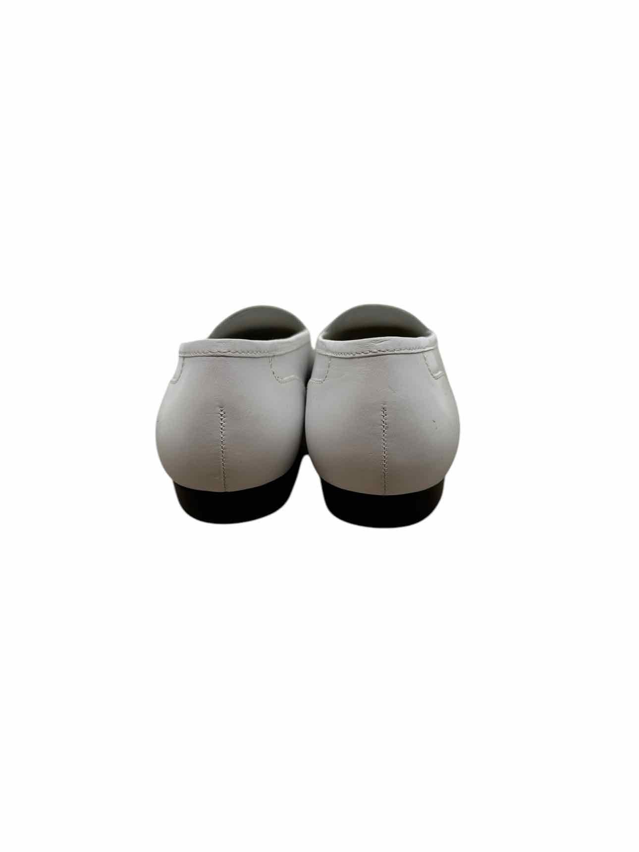 Enzo Angiolni White Flats Shoe Size 7 **NEW**