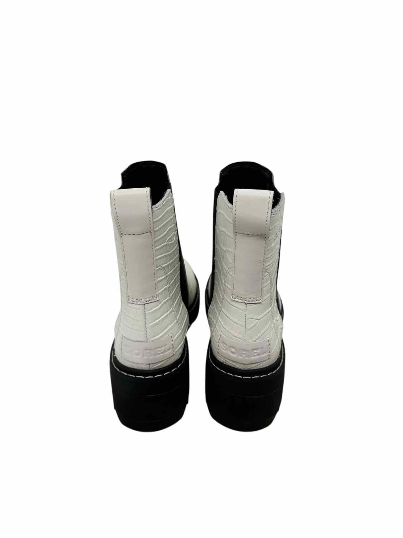 Sorel Joan Now Waterproof Chelsea Boots  White Shoe Size 9.5 **NEW**