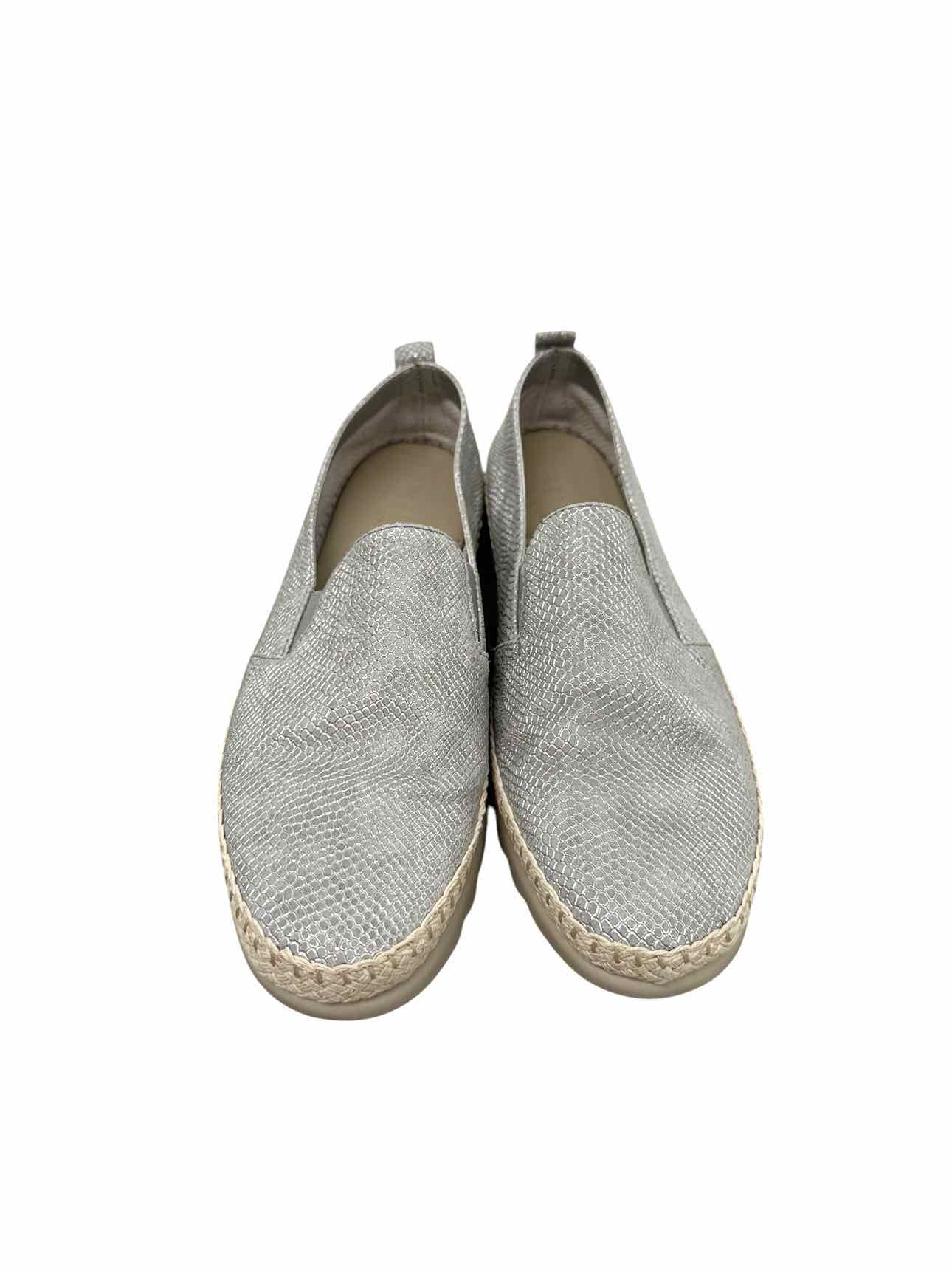Vera Pelle Chappie Snakeskin Embossed Silver Slip Ons Shoe Size 9 **NEW**