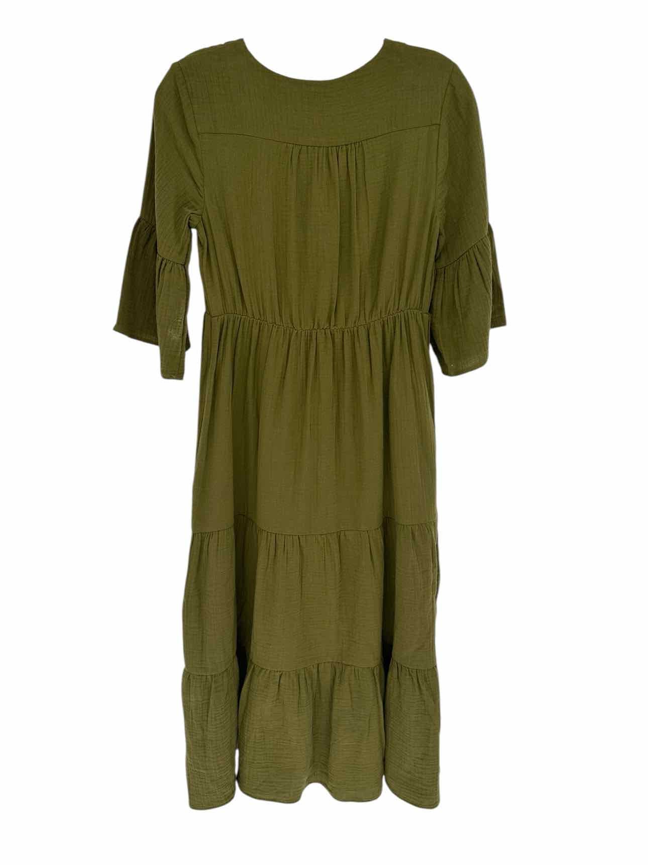 Chelsea & Theodore Green Midi Dress Size XS