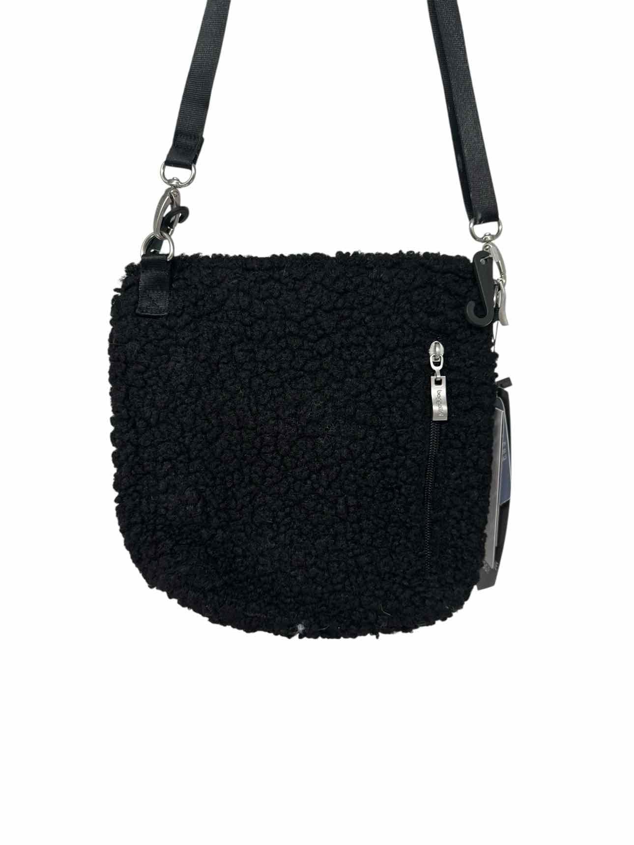Baggallini Modern Pocket Crossbody Black Sherpa **NEW**