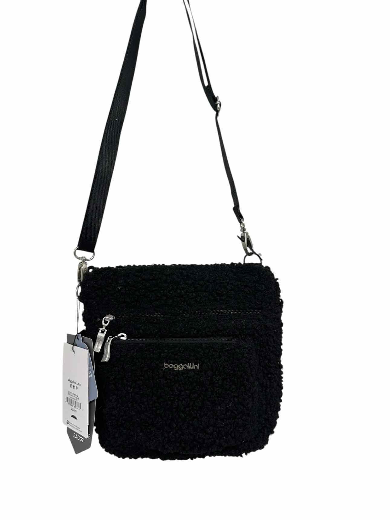 Baggallini Modern Pocket Crossbody Black Sherpa **NEW**