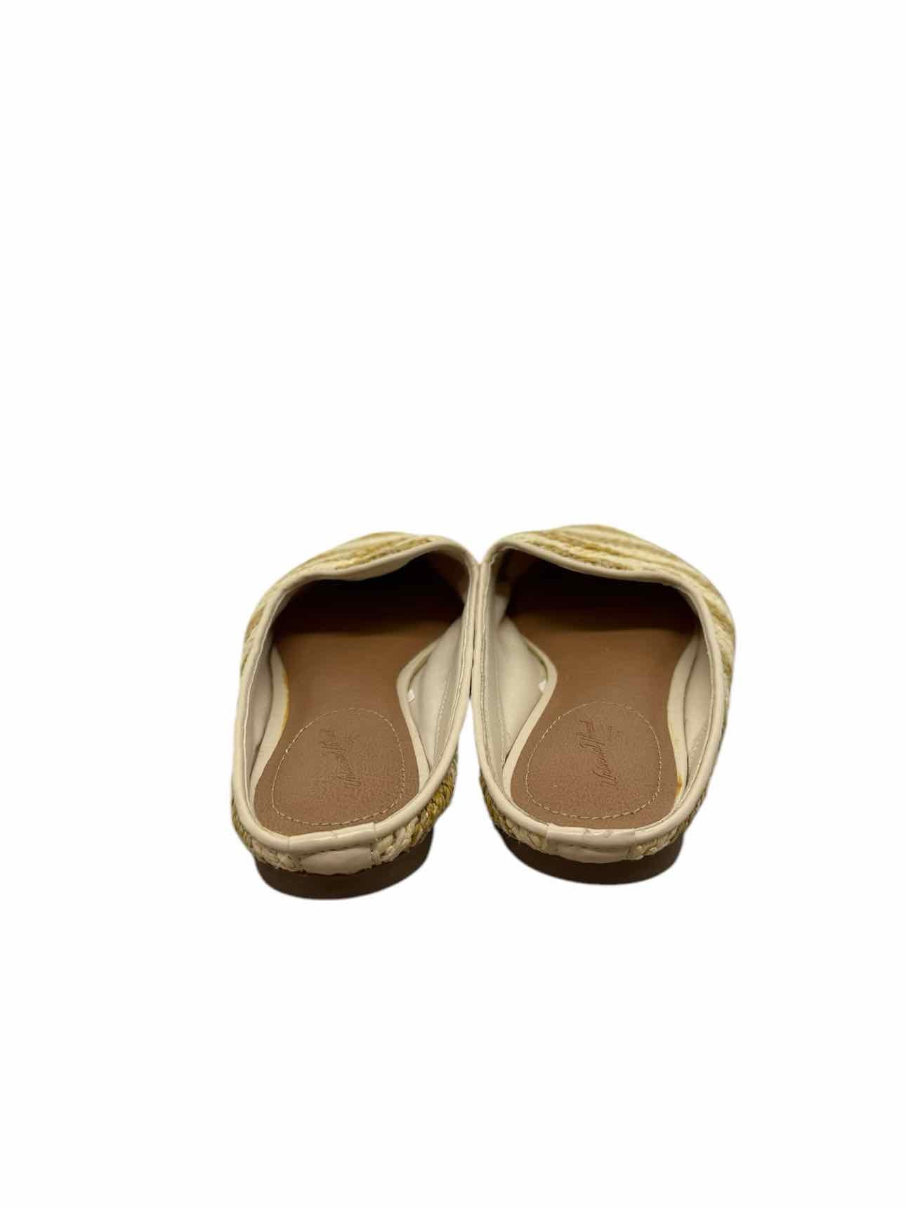 Universal Threads Beige Mules Shoe Size 7 **NEW**