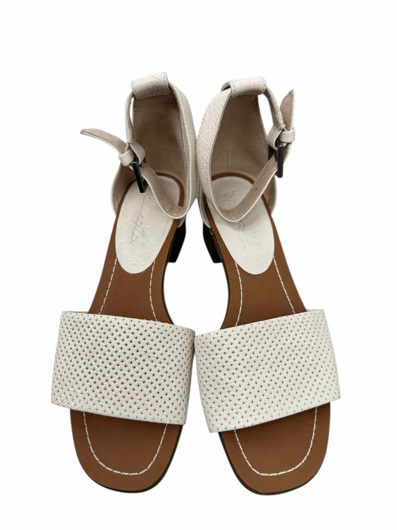 Splendid Off-White Sandals Shoe Size 7
