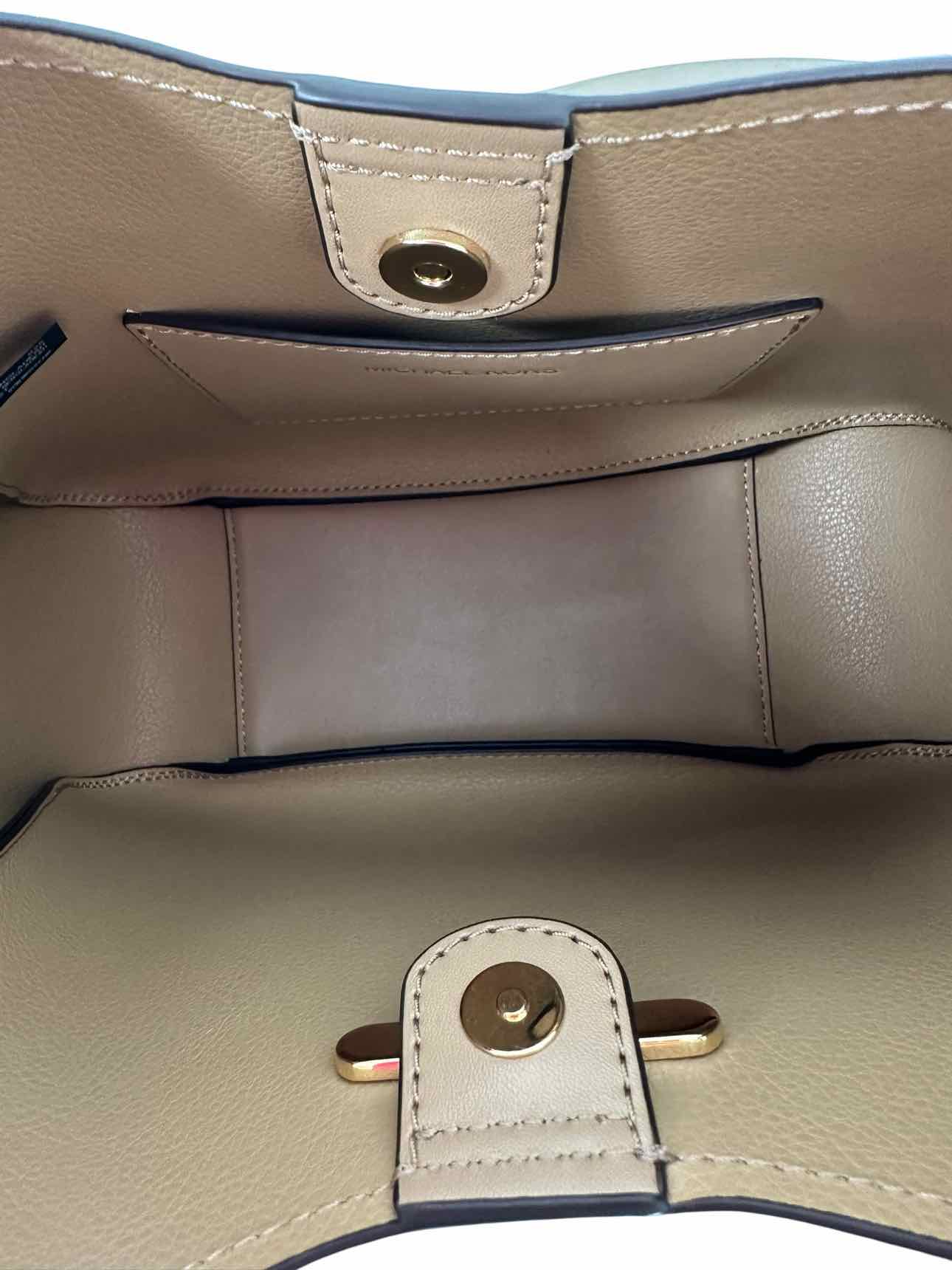 Michael Kors Birch Medium Messenger Bag