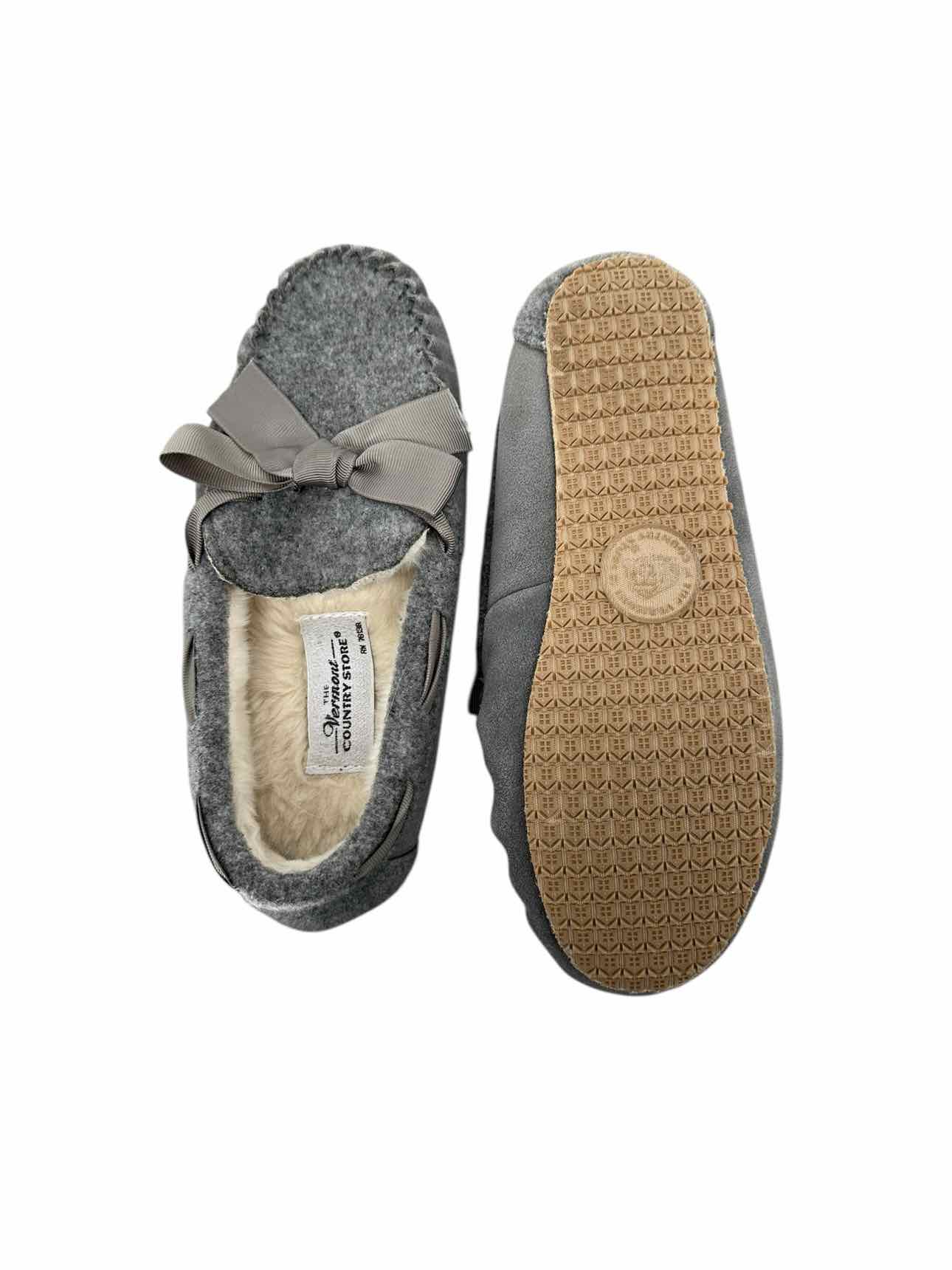 The Vermont Country Store Gray Slippers Shoe Size 6