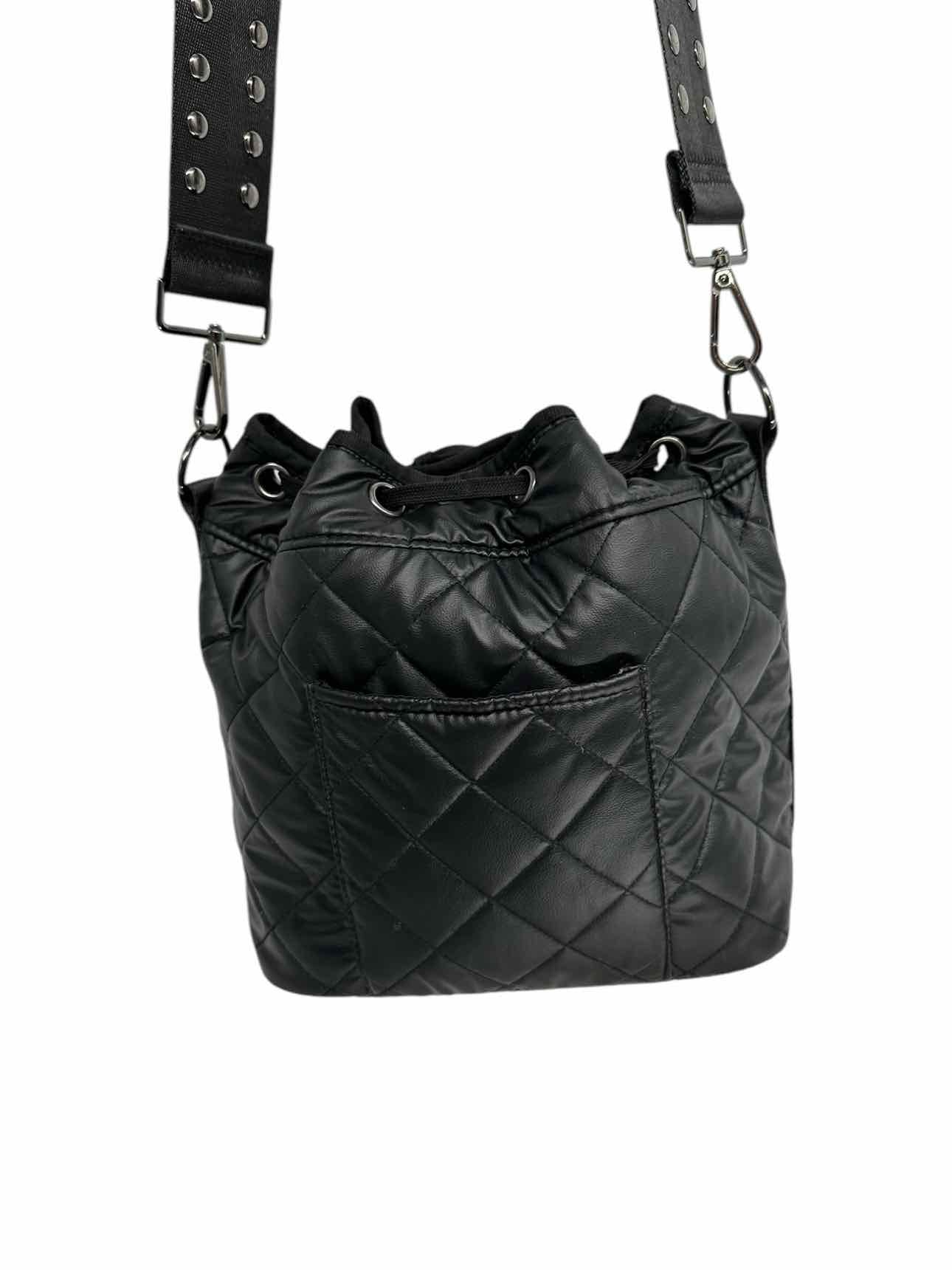 Haute Shore Lindsey Noir Puffer Bucket Bag1