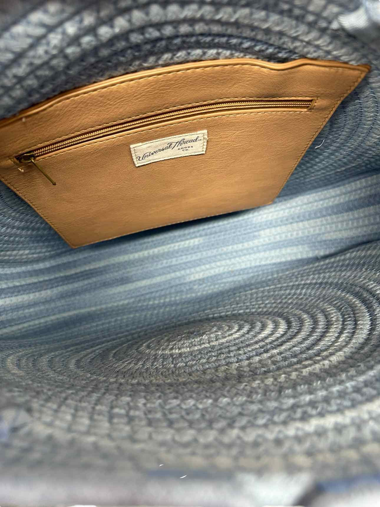 Universal Threads Lt. Gray Cloth Casual