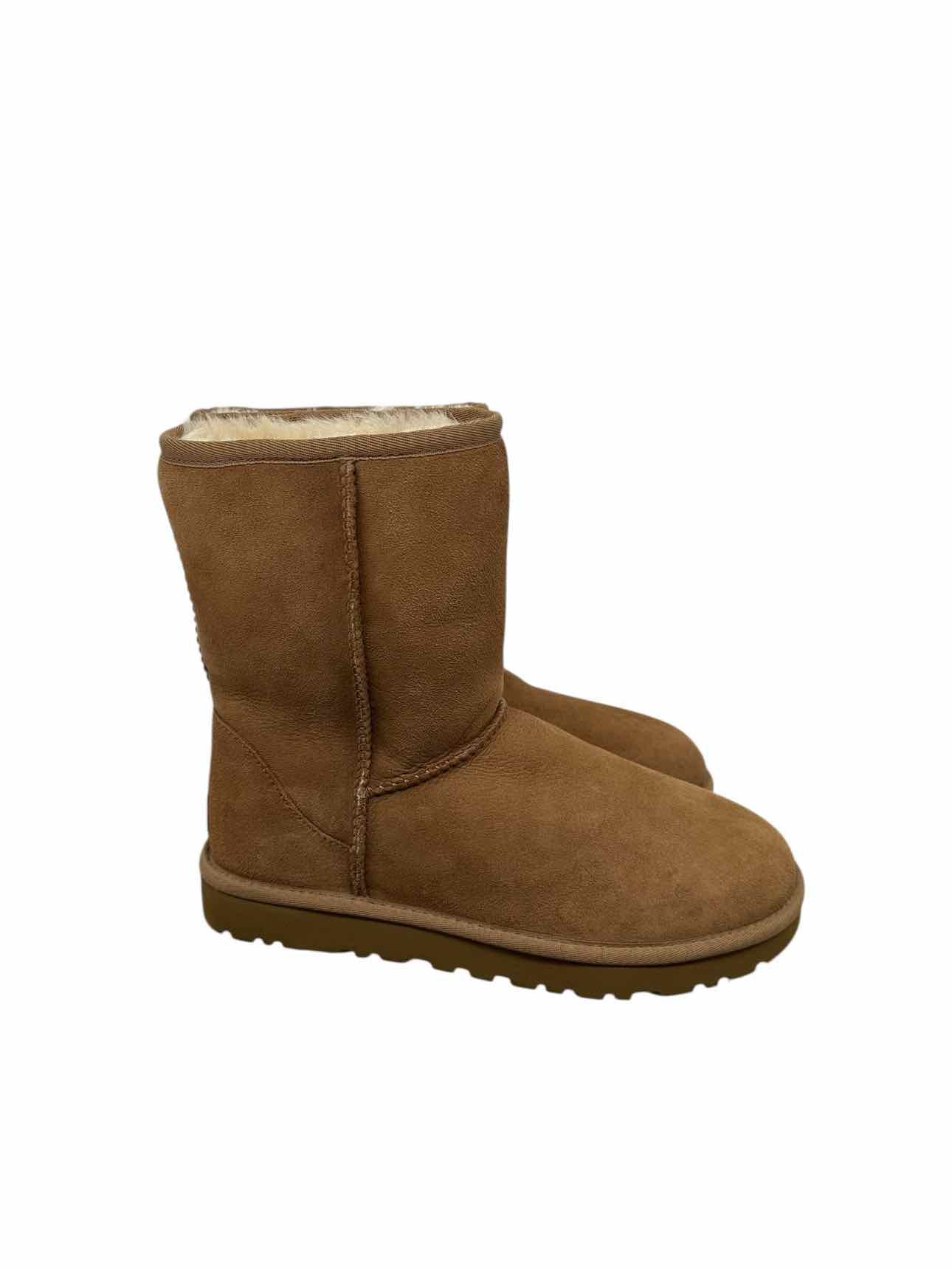 Ugg Classic Short II Tan Boots Shoe Size 9 **NEW**