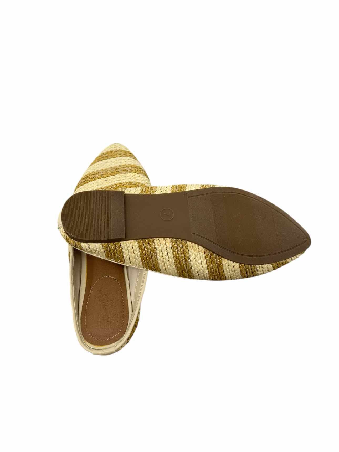 Universal Threads Beige Mules Shoe Size 7 **NEW**