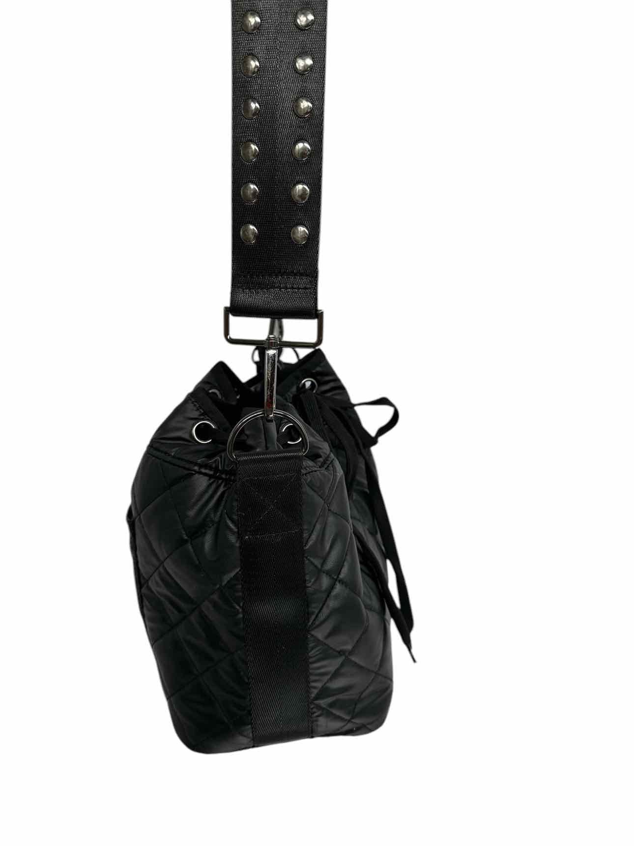 Haute Shore Lindsey Noir Puffer Bucket Bag1