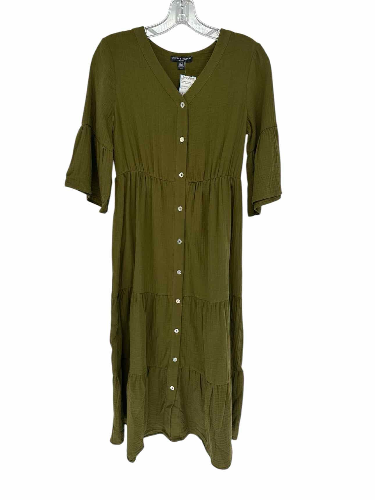 Chelsea & Theodore Green Midi Dress Size XS
