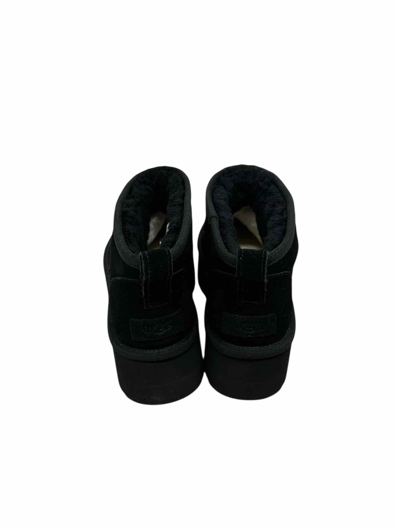 Ugg Black Ultra Mini Platform Shoe Size 9 **NEW**