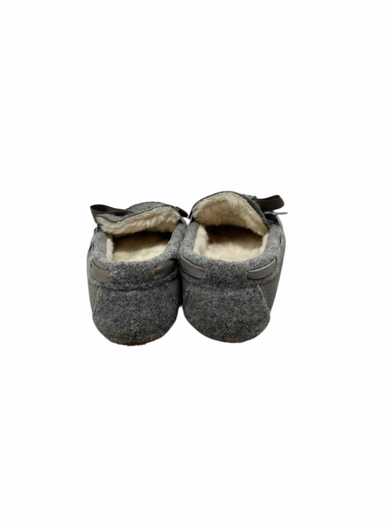 The Vermont Country Store Gray Slippers Shoe Size 6