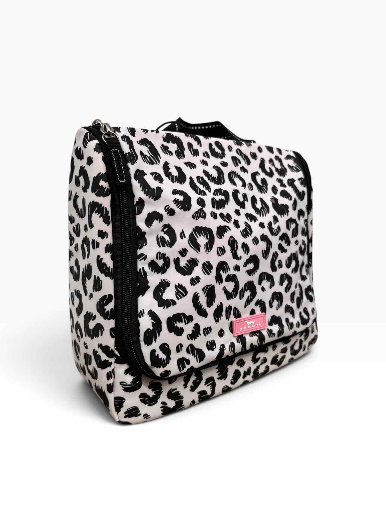 Scout Beauty Gordito Hanging Toiletry Bag  **NEW**