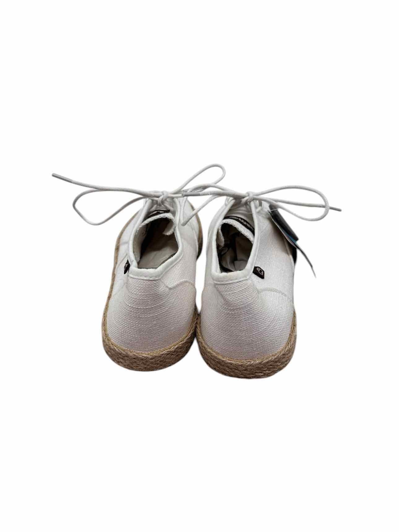 Lamo White Carey Sneakers Shoe Size 9.5 **NEW**
