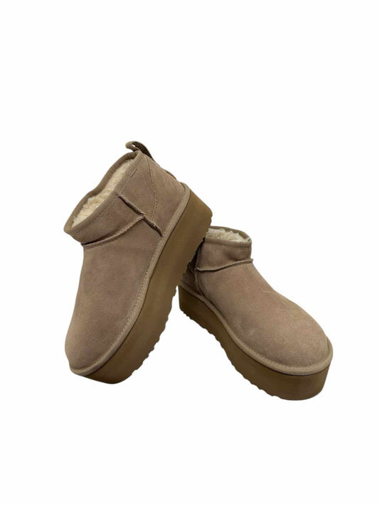 Ugg Beige Shoe Size 9 Boots