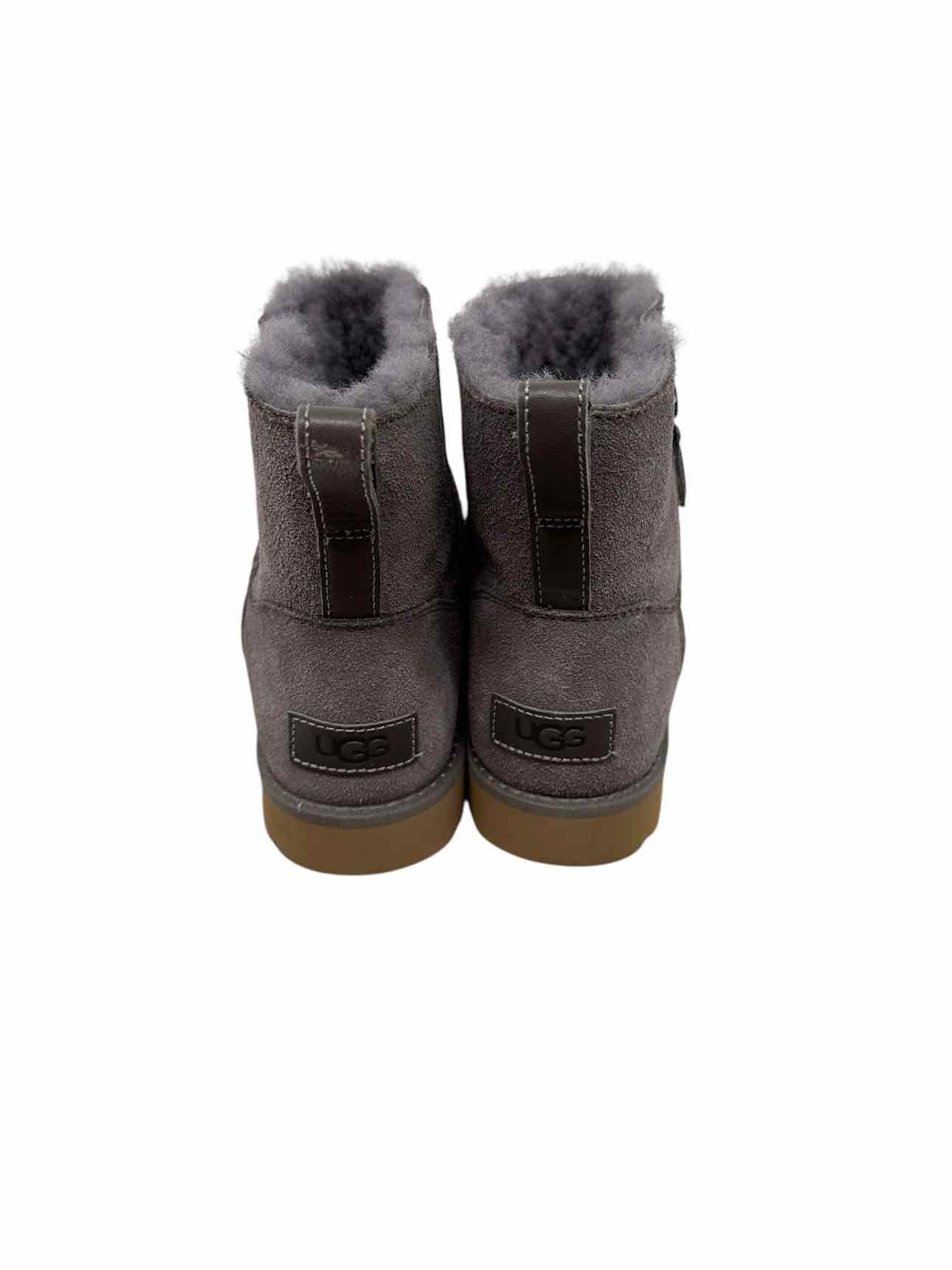 Ugg Classic Zip Mini Gray Boots Shoe Size 8