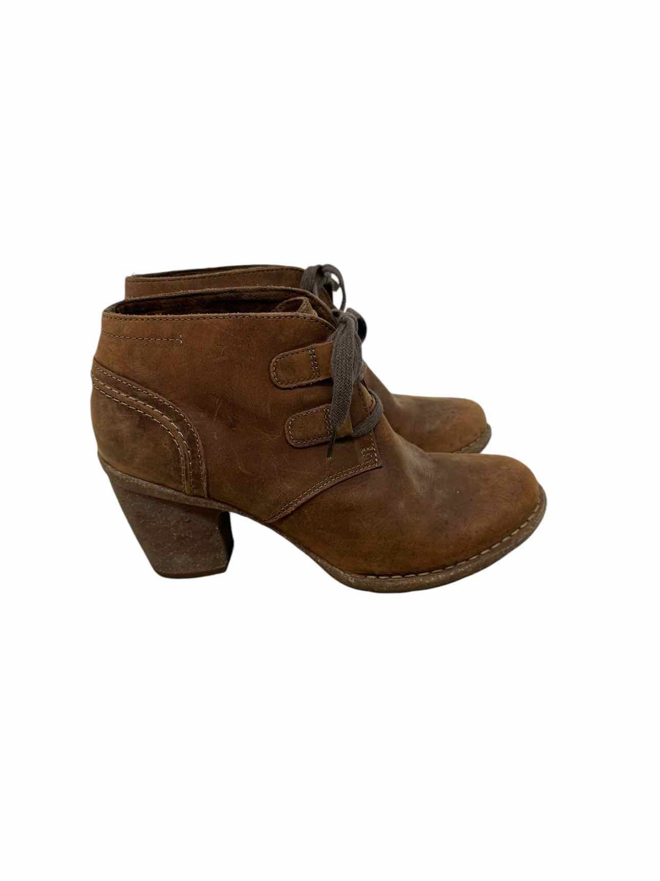 Clarks Tan Carleta Lyon Bootie SIZE 8.5