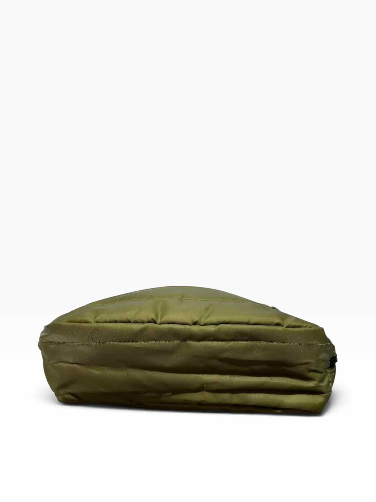 Scout All-Inclusive Travel Organizer in Green Puffer  **NEW**