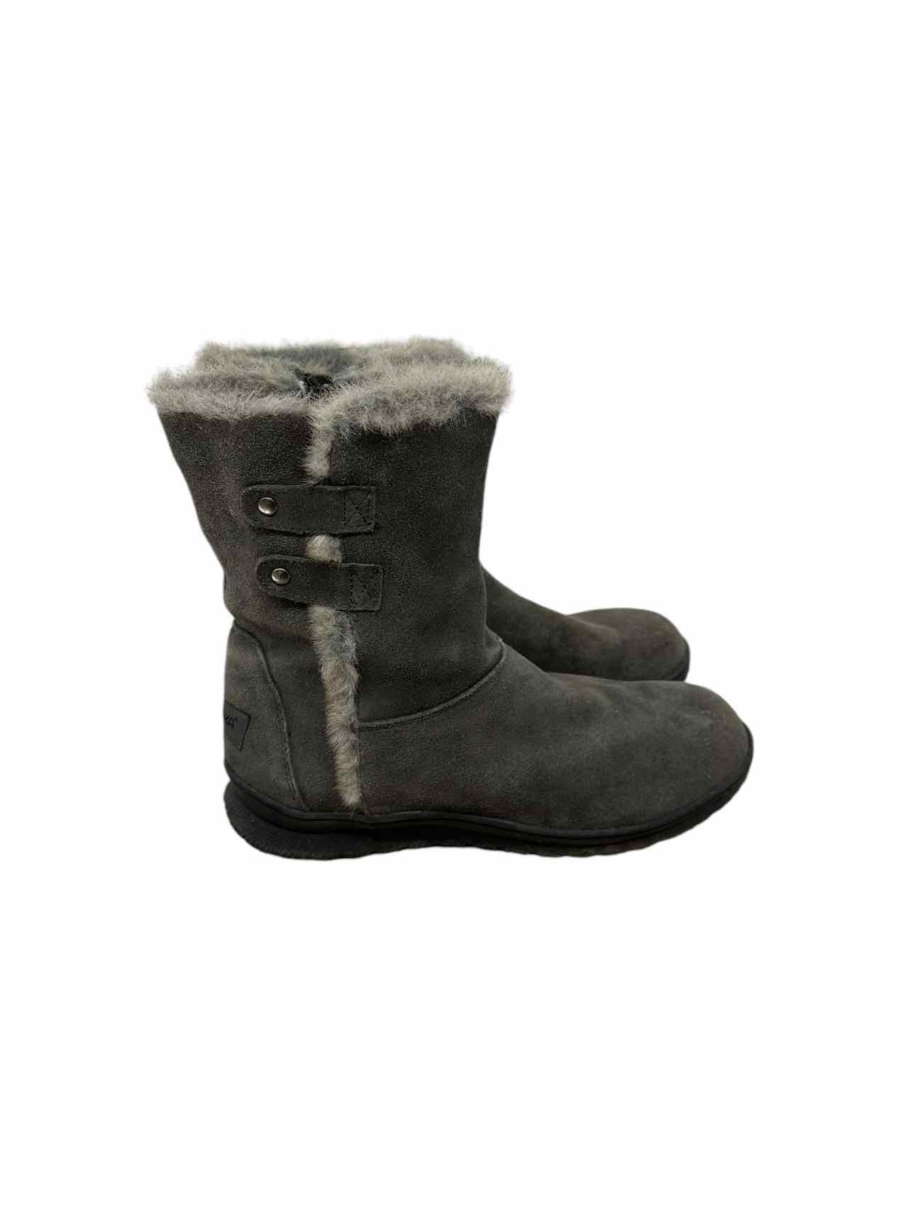 Minnetonka Gray Faux Fur Lined Boots SIZE 8