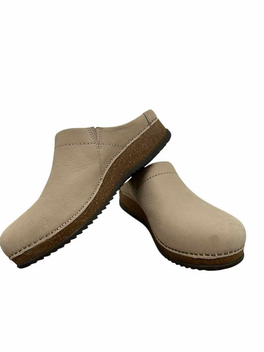 Dansko Mariella Clog Beige Shoe Size 8.5
