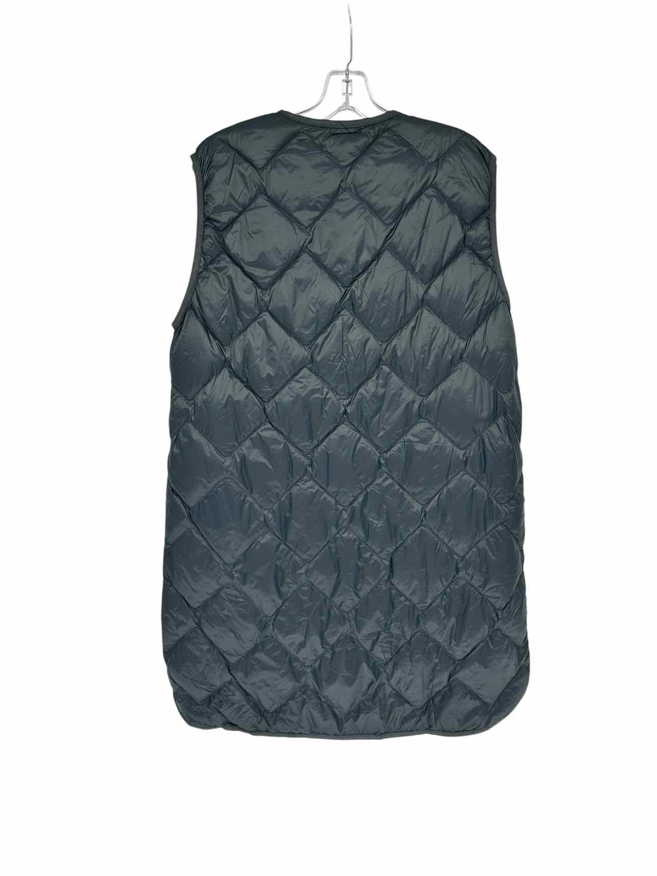 Coco +  Carmen Blue Wander Packable Lightweight Down Vest Size S/M  **NEW**