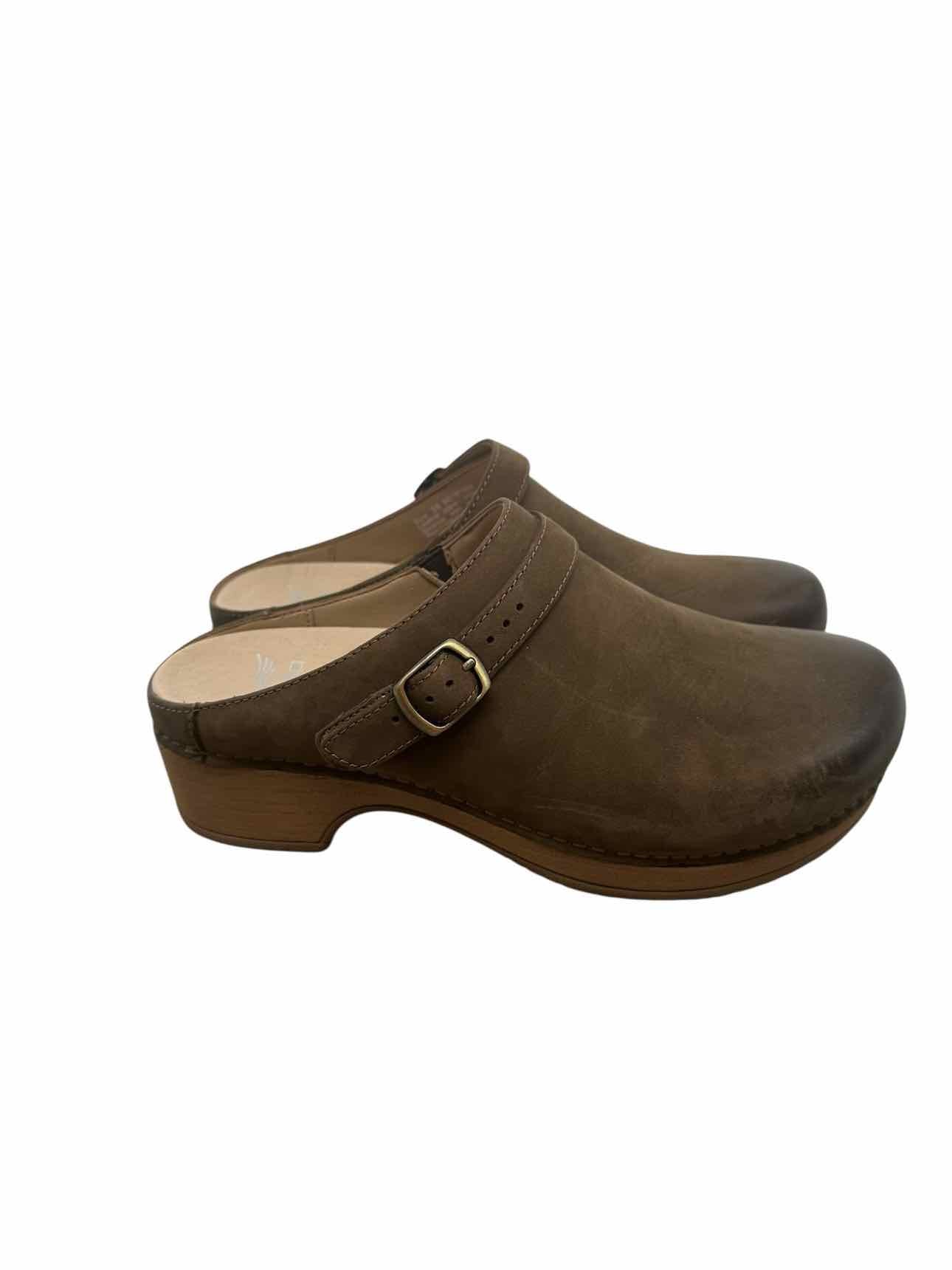 Dansko Berry Clog Brown Shoe Size 8 **NEW**