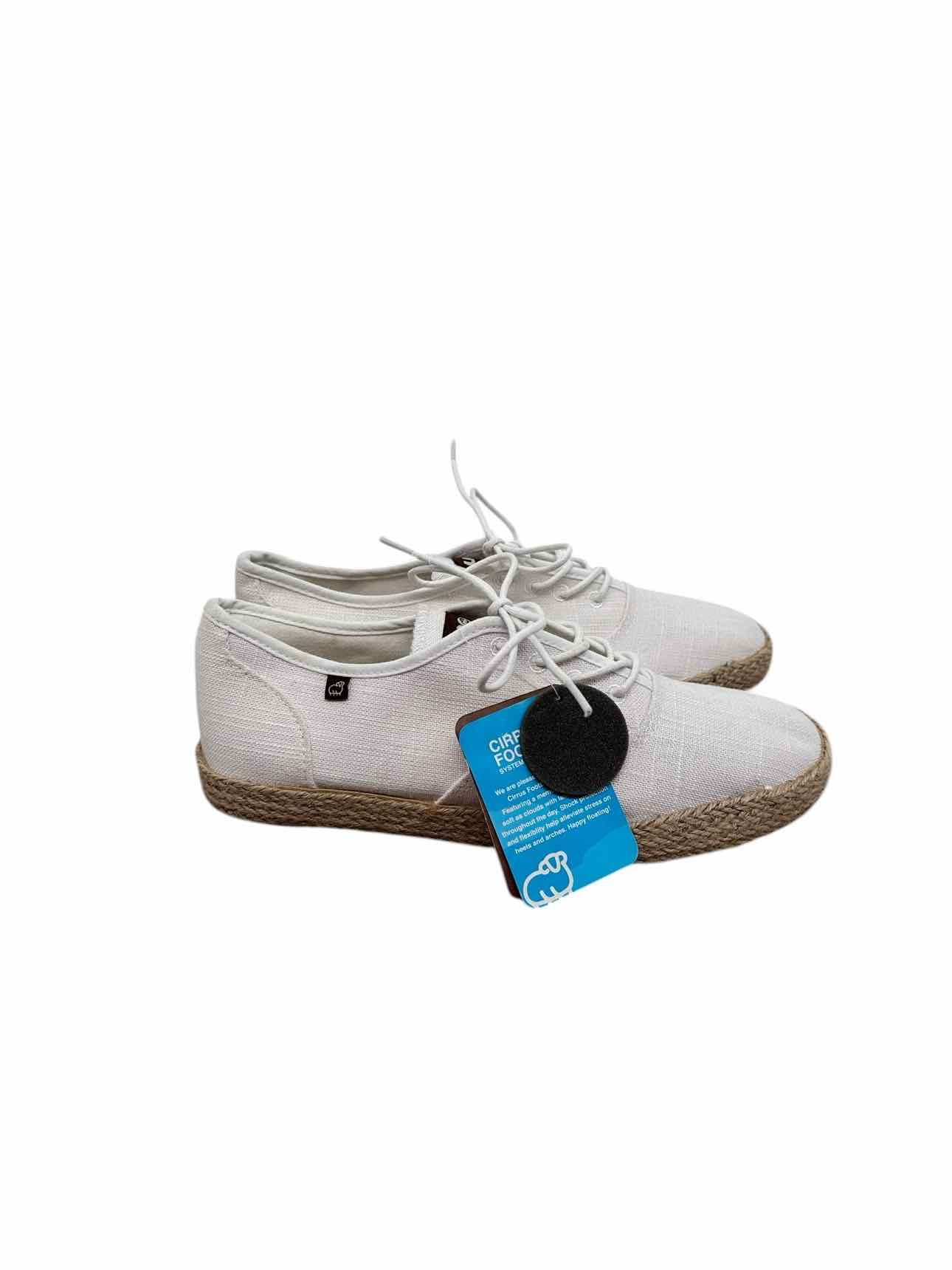Lamo White Carey Sneakers Shoe Size 9.5 **NEW**