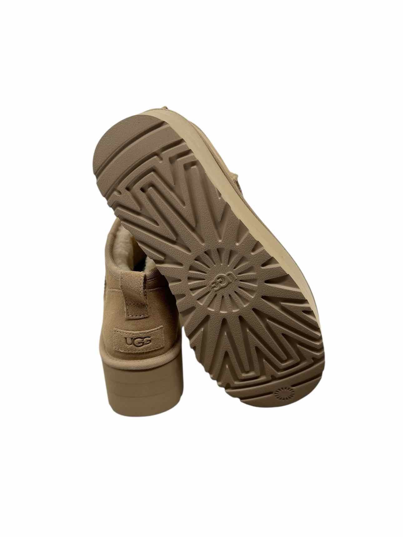Ugg Beige Ultra Mini Platform Shoe Size 9 **NEW**