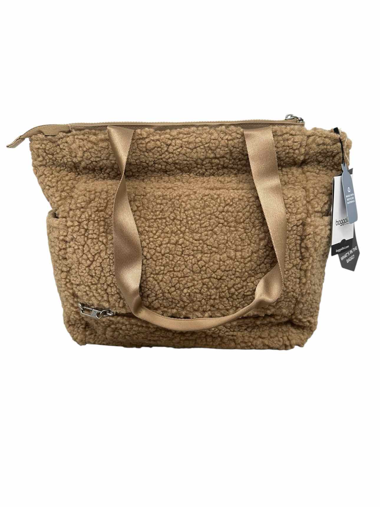 Baggallini Carryall North South Tote Beige Sherpa  **NEW**