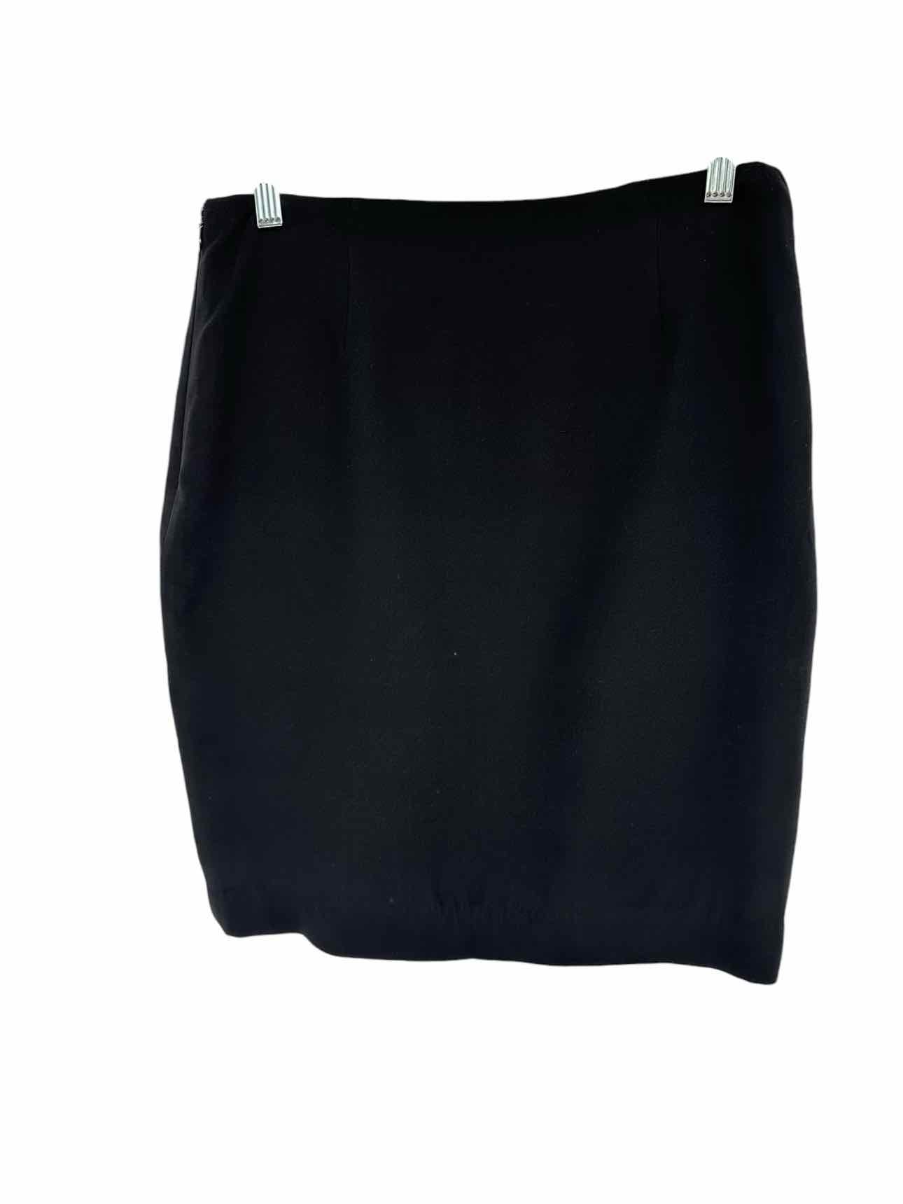 Carlisle Black Size 4 Skirt