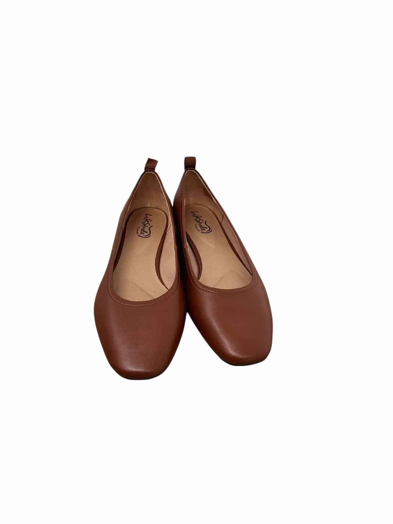 Life Stride Cameo Flats Tan Shoe Size 10 **NEW**