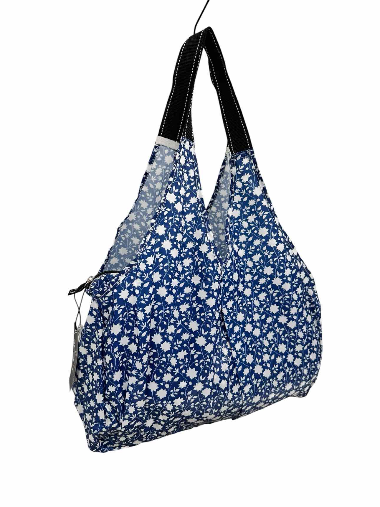 Scout Going Places Medium Tote w/ Pouch  **NEW**