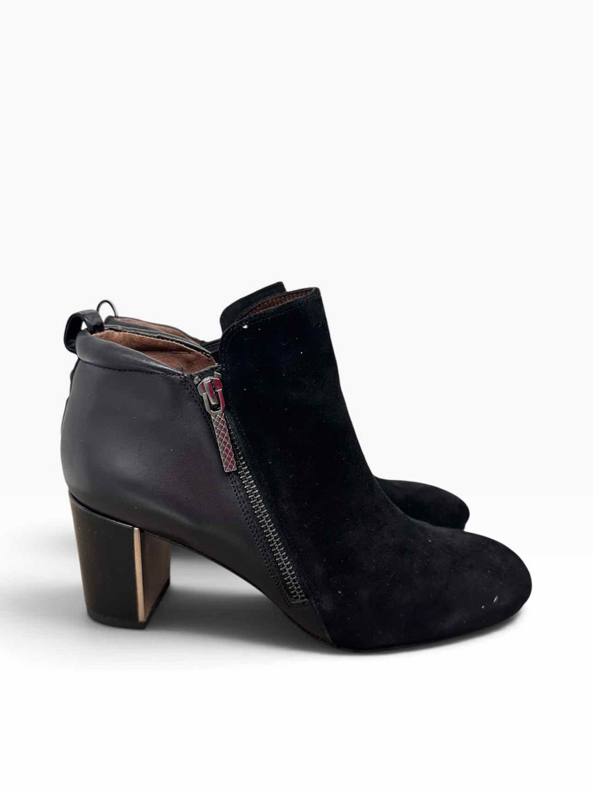 Donald Pliner Coralie Black Bootie Shoe Size 8 **NEW**