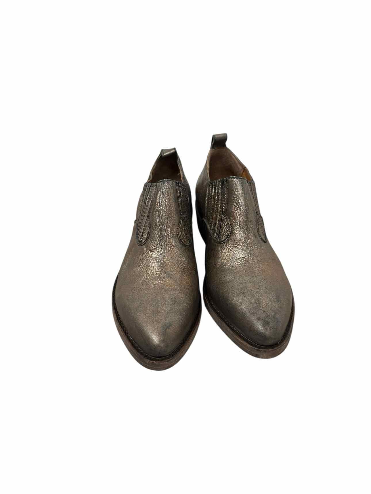 Frye Billy Shootie  in Golden Silver **NEW**