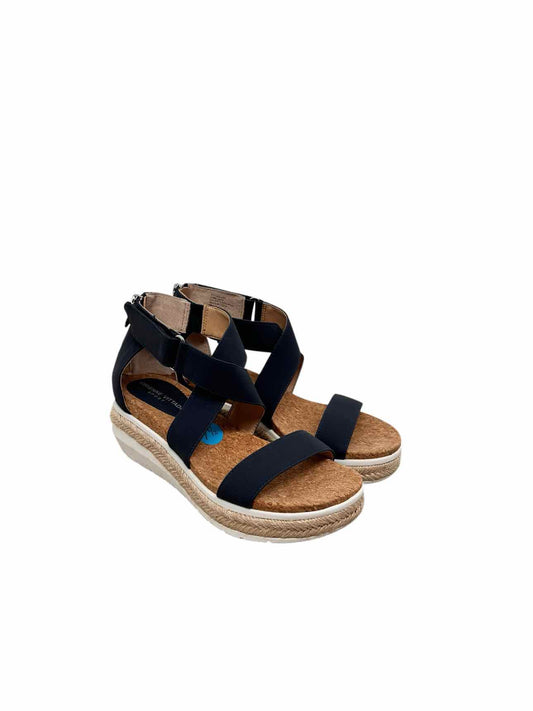 Adrienne Vittadini Navy Shoe Size 7.5 Sandals