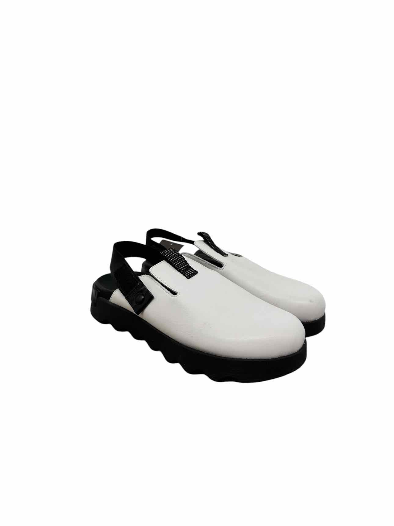 Sorel White Vibe Clogs Shoe Size 9.5