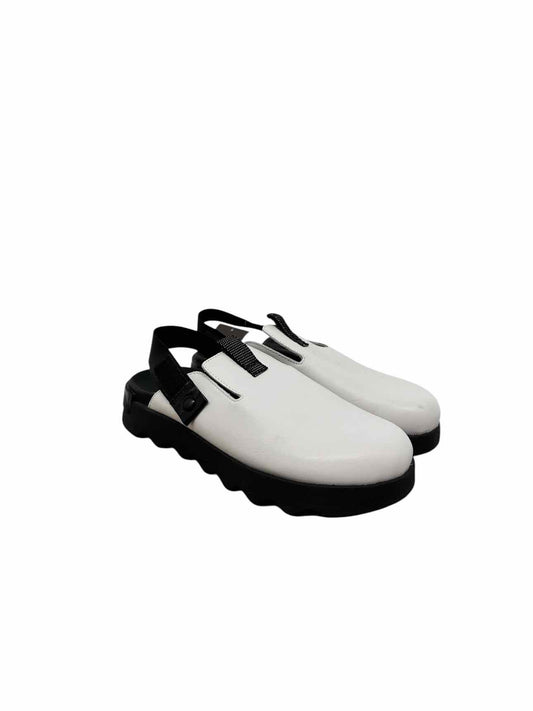 Sorel White Vibe Clogs Shoe Size 9.5