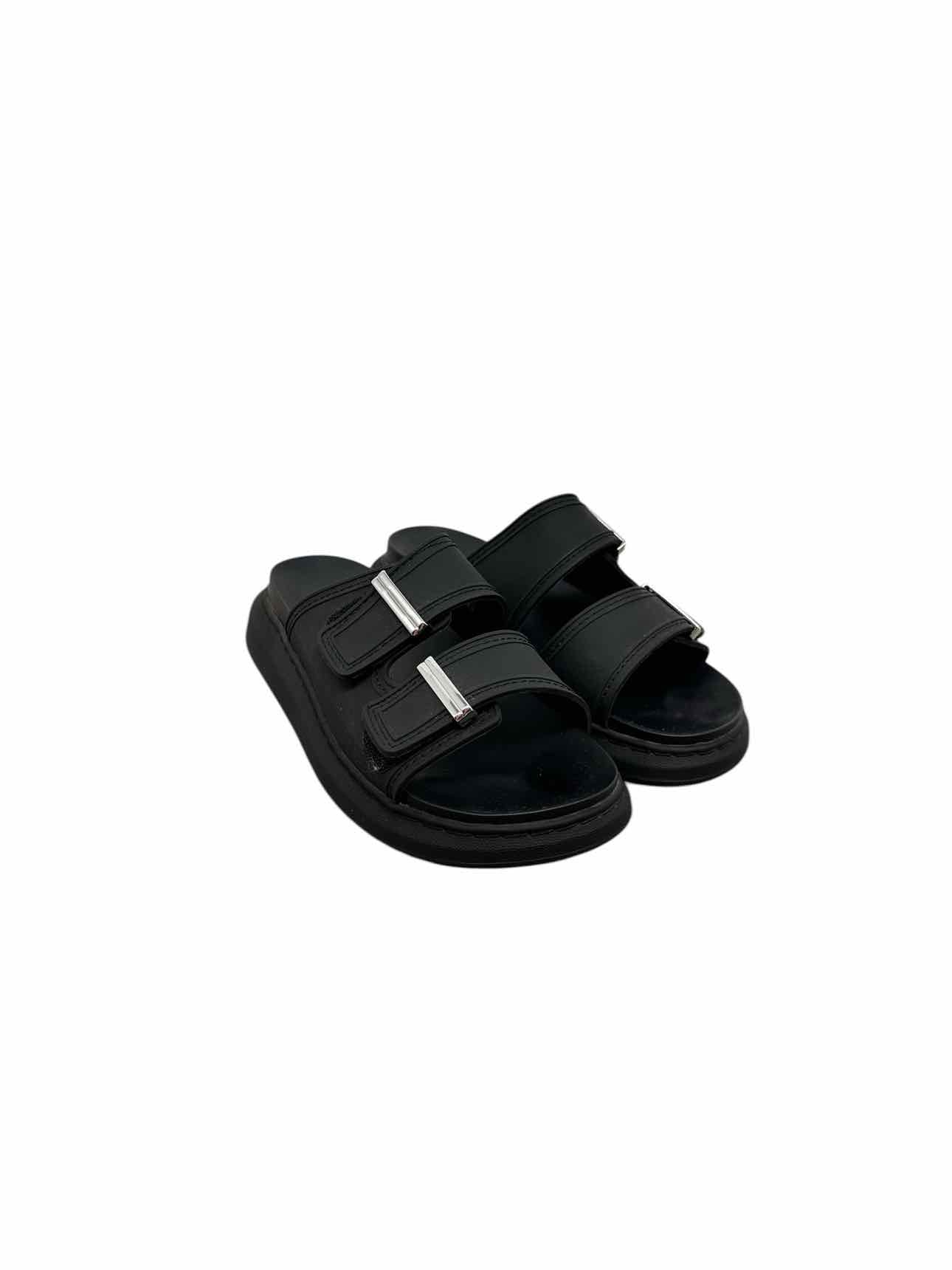Madden Girl Black Kingsley Sandals Shoe Size 7