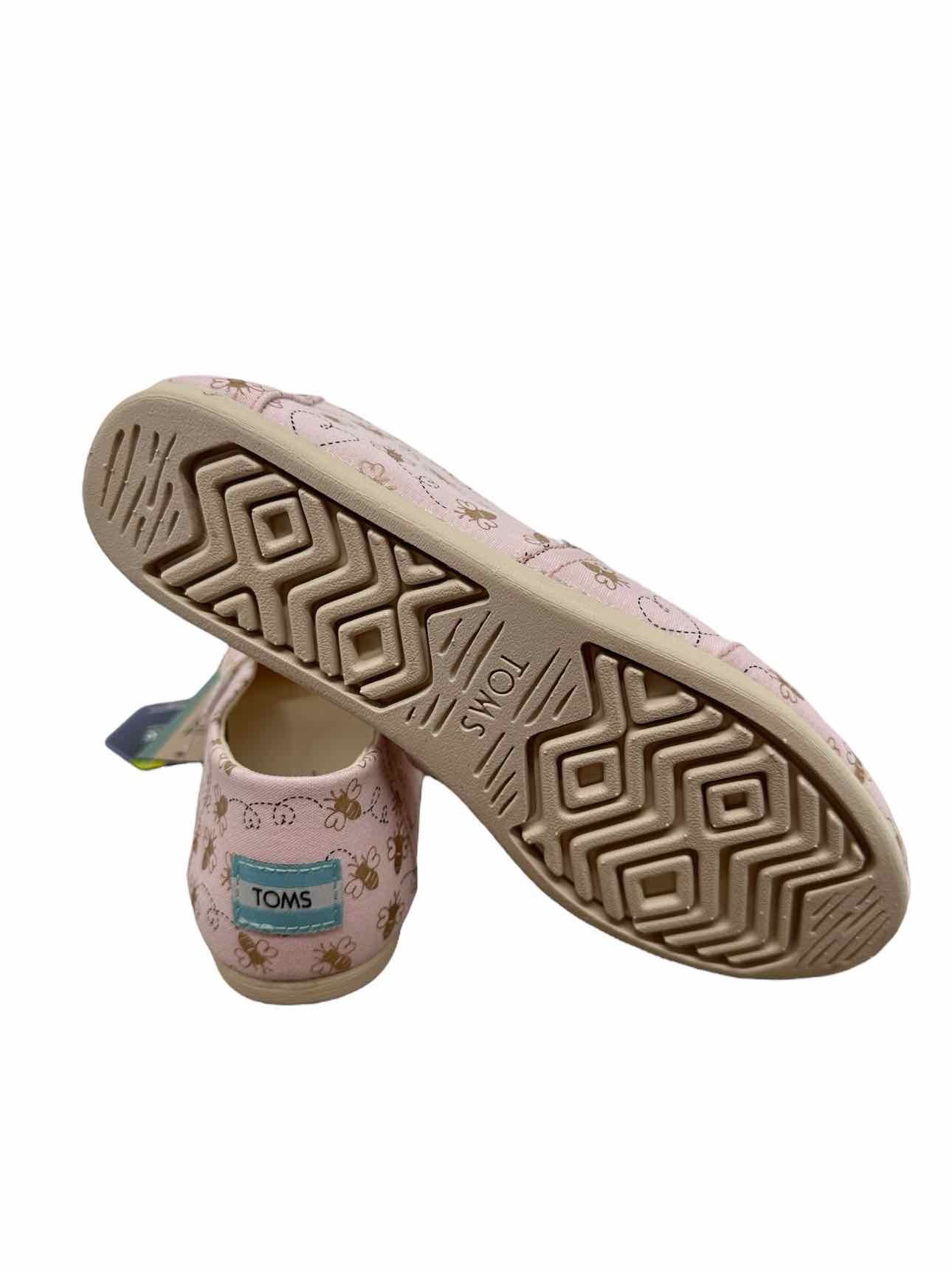 Toms Barely Pink Foil Bee Mine Size 8 **NEW**