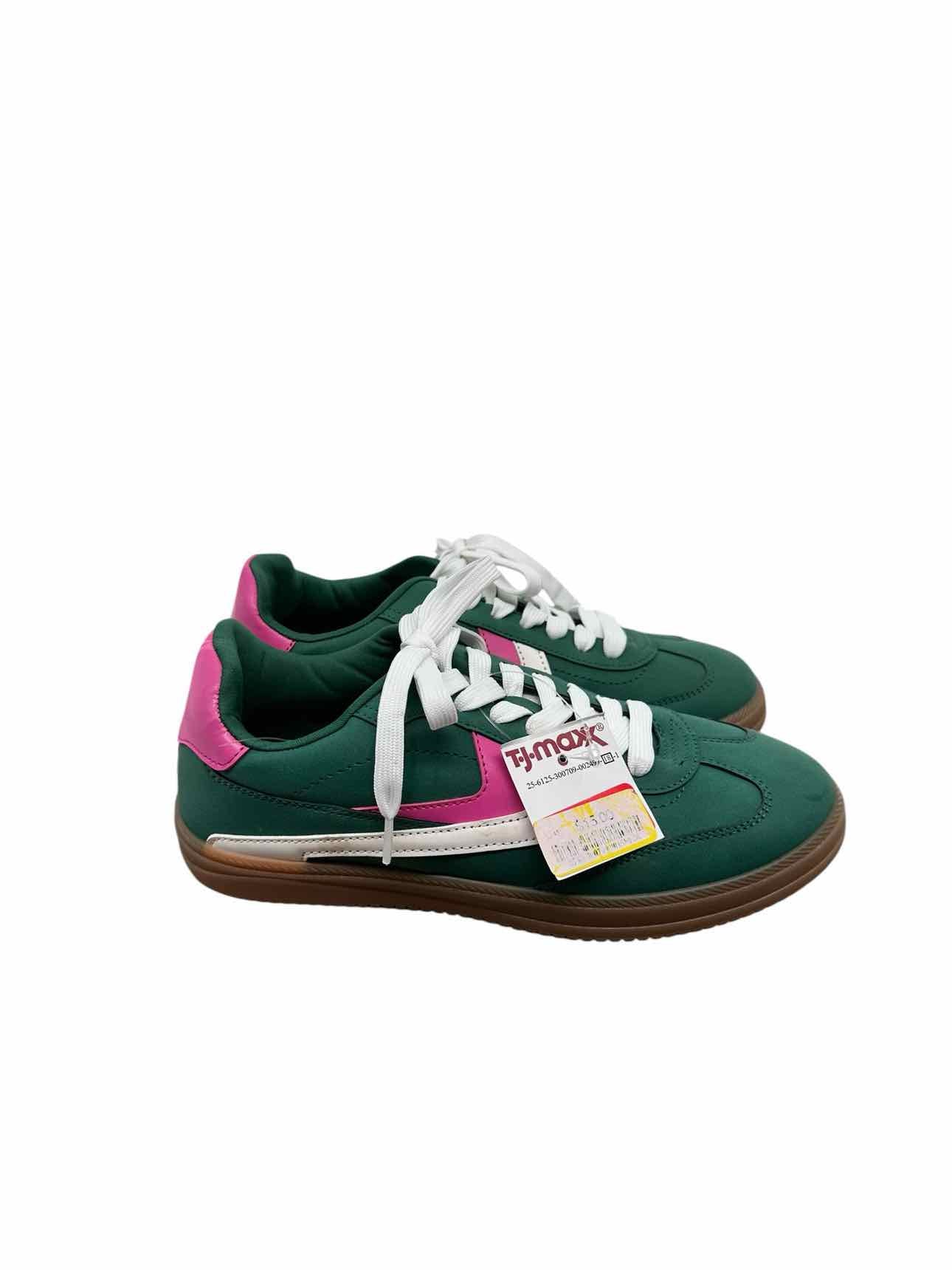 Dolce Vita Green Shoe Size 8 Sneakers **NEW**