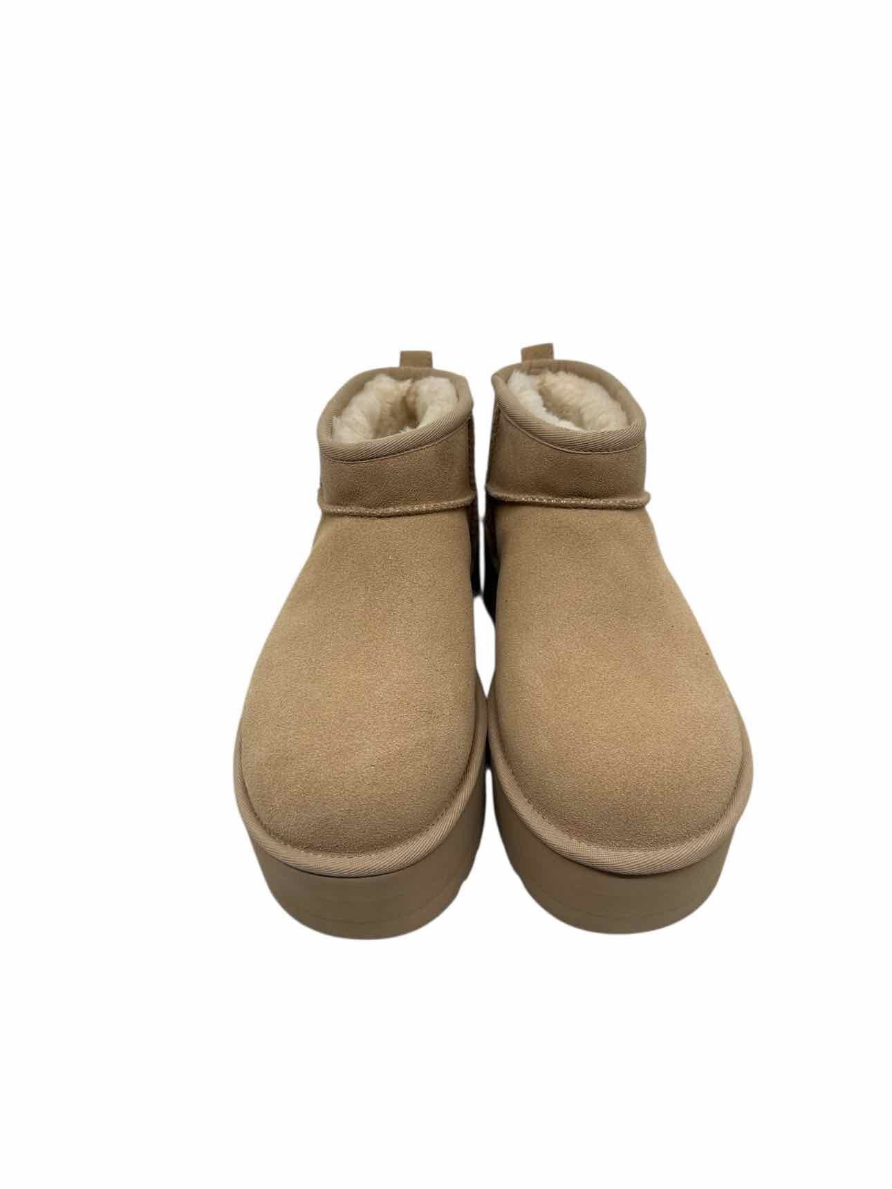 Ugg Beige Ultra Mini Platform Shoe Size 9 **NEW**