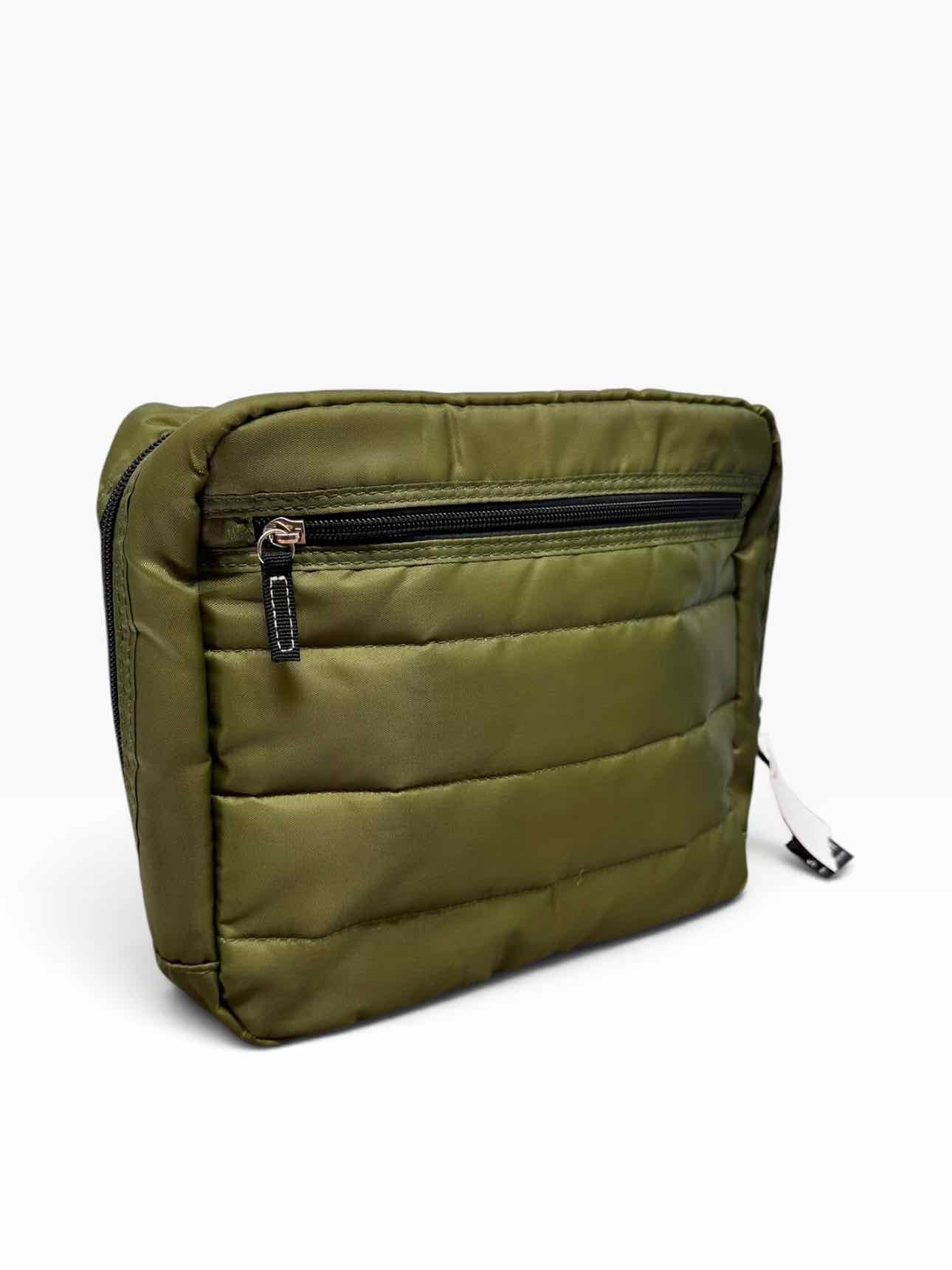 Scout All-Inclusive Travel Organizer in Green Puffer  **NEW**